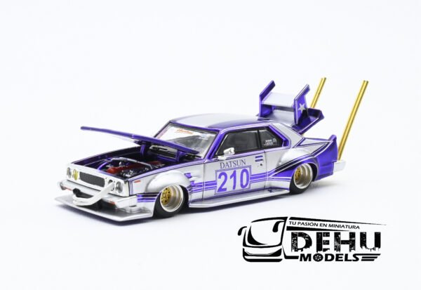 Auto a Escala 1/64 Skyline C210 Kaido Racer Bosozoku Style Morado - Gris, PR64-0107 Pop Race - Imagen 6