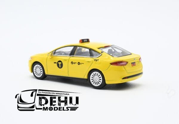 Auto a Escala 1/64 Ford Fusion New York City Taxy Amarillo, CBP-055 596 Model - Imagen 6