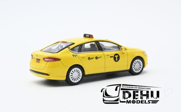 Auto a Escala 1/64 Ford Fusion New York City Taxy Amarillo, CBP-055 596 Model - Imagen 5