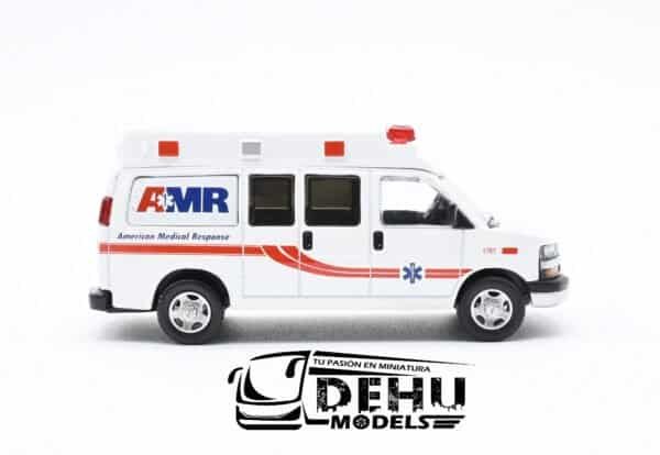 Camioneta a Escala 1/64 Chevrolet Express American Medical Response Blanco - Rojo - Azul, CBP-058 596 Model - Imagen 4