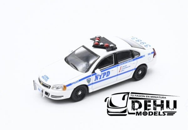 Auto a Escala 1/64 Chevrolet Impala New York City NY Police Blanco - Azul, CBP-059 596 Model - Imagen 9