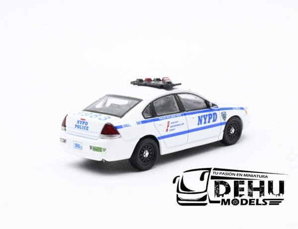 Auto a Escala 1/64 Chevrolet Impala New York City NY Police Blanco - Azul, CBP-059 596 Model - Imagen 5