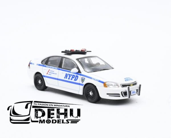 Auto a Escala 1/64 Chevrolet Impala New York City NY Police Blanco - Azul, CBP-059 596 Model - Imagen 3