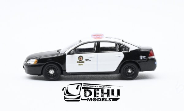 Auto a Escala 1/64 Chevrolet Impala Los Angeles, California Police Negro - Blanco, CBP-060 596 Model - Imagen 7