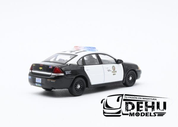 Auto a Escala 1/64 Chevrolet Impala Los Angeles, California Police Negro - Blanco, CBP-060 596 Model - Imagen 5