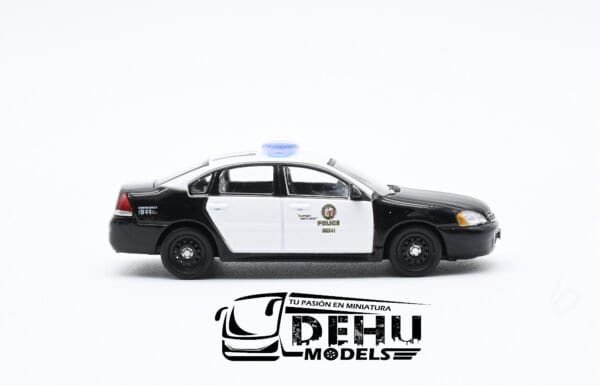 Auto a Escala 1/64 Chevrolet Impala Los Angeles, California Police Negro - Blanco, CBP-060 596 Model - Imagen 4