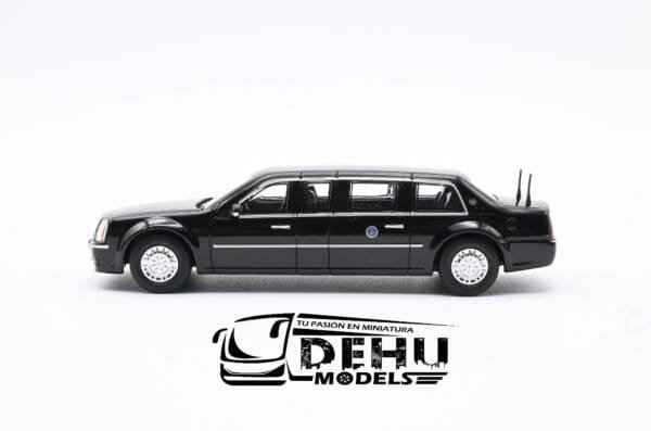 Auto a Escala 1/64 Cadillac Beast "La Bestia" Limusina Presidencial USA 2 Negro, CBP-061 596 Model - Imagen 7
