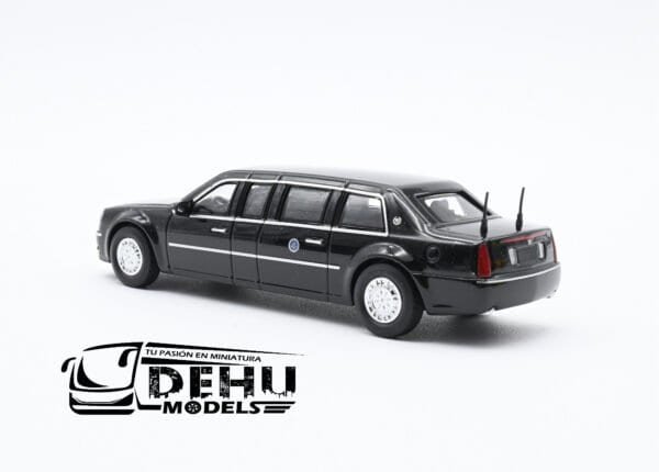 Auto a Escala 1/64 Cadillac Beast "La Bestia" Limusina Presidencial USA 2 Negro, CBP-061 596 Model - Imagen 6