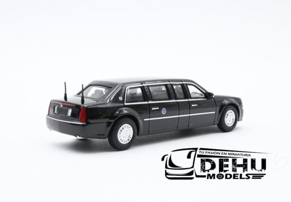 Auto a Escala 1/64 Cadillac Beast "La Bestia" Limusina Presidencial USA 2 Negro, CBP-061 596 Model - Imagen 5