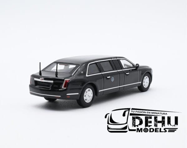 Auto a Escala 1/64 Cadillac Beast "La Bestia" Limusina Presidencial USA 3 Negro, CBP-062 596 Model - Imagen 5