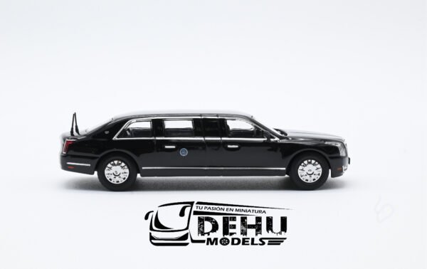 Auto a Escala 1/64 Cadillac Beast "La Bestia" Limusina Presidencial USA 3 Negro, CBP-062 596 Model - Imagen 4