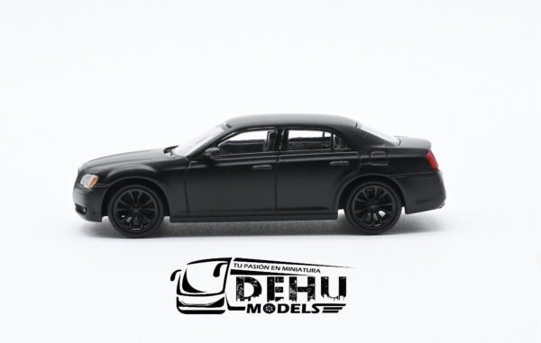 Auto a Escala 1/64 Chrysler 300c Negro Mate, CBP-064 596 Model - Imagen 7