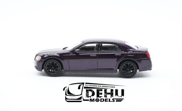 Auto a Escala 1/64 Chrysler 300c Morado Metalico - Negro, CBP-065 596 Model - Imagen 7