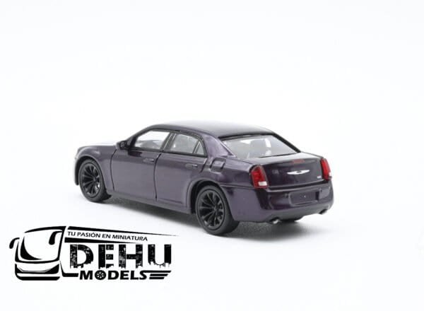 Auto a Escala 1/64 Chrysler 300c Morado Metalico - Negro, CBP-065 596 Model - Imagen 6