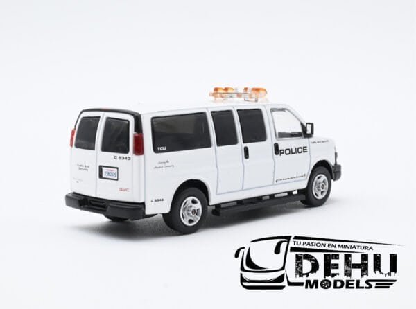 Camioneta a Escala 1/64 GMC SAVANA Los Angeles Airport Police Division Blanco - Negro, CBP-070 596 Model - Imagen 5