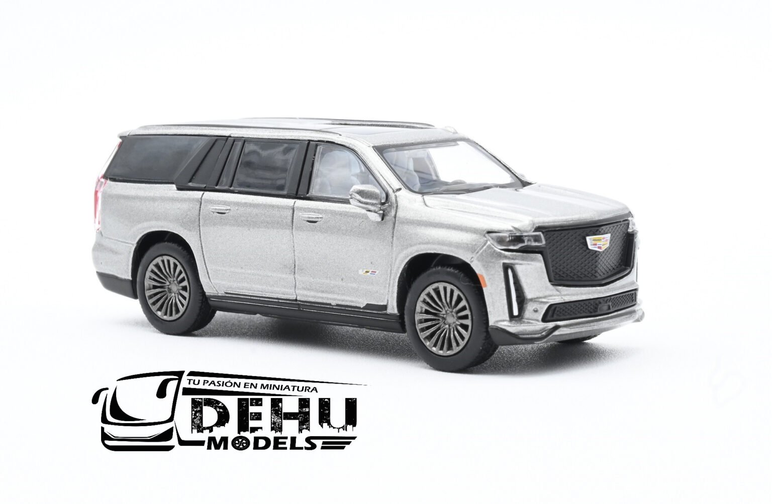 Modellino Auto In Lega MASSDI Scala 1/64 - Cadillac Escalade &amp; Chevrolet Suburban - SUV Diecast