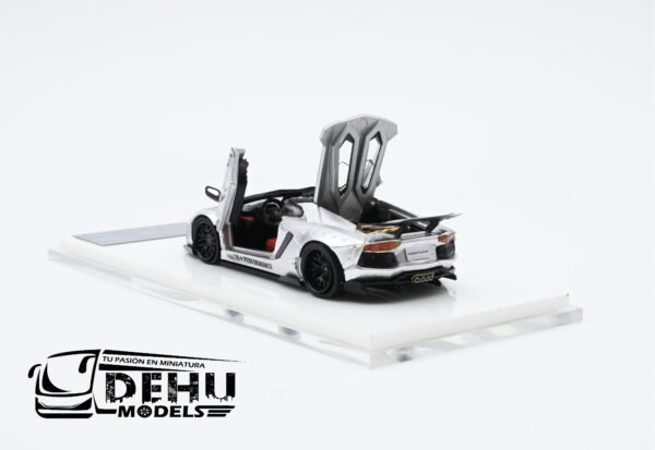 Auto a Escala 1/64 Lamborghini Aventador LP700-4 LBWK Liberty Walk Gris-Negro, LAAVLLBWGRNE Rhino Model - Imagen 6