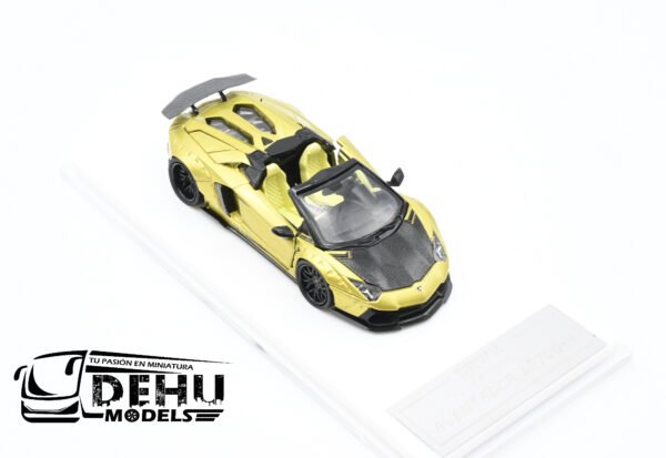 Auto a Escala 1/64 Lamborghini Aventador LP700-4 LBWK Liberty Walk Oro-Negro, LAAVLLBWORNE Rhino Model - Imagen 2
