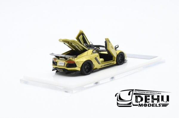 Auto a Escala 1/64 Lamborghini Aventador LP700-4 LBWK Liberty Walk Oro-Negro, LAAVLLBWORNE Rhino Model - Imagen 7