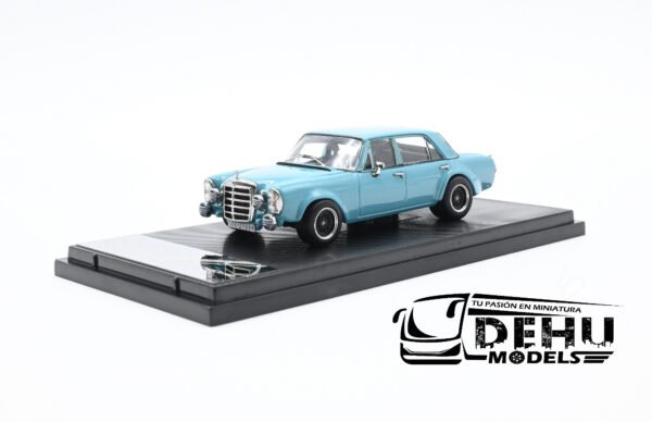 Auto a Escala 1/64 Mercedes Benz 300SEL 6.8 AMG W109 Azul - Negro, MB300SELW109A Liberty64