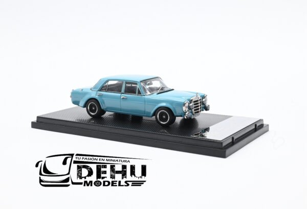 Auto a Escala 1/64 Mercedes Benz 300SEL 6.8 AMG W109 Azul - Negro, MB300SELW109A Liberty64 - Imagen 3