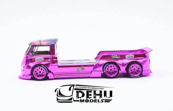 Camioneta a Escala 1/64 Volkswagen T1 GTA VI Rosa Cromo, VWT1GTVIROCR Liberty64 - Imagen 7