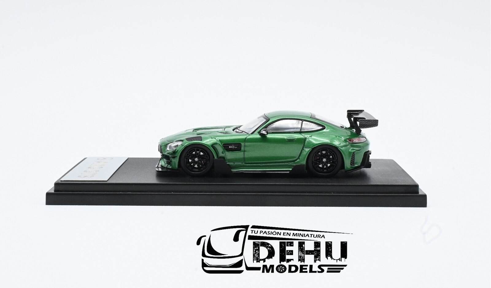 Auto a Escala 1/64 Mercedes Benz AMG GTS Verde-Negro, AMGGTSVNRM Rhino Model - Imagen 7