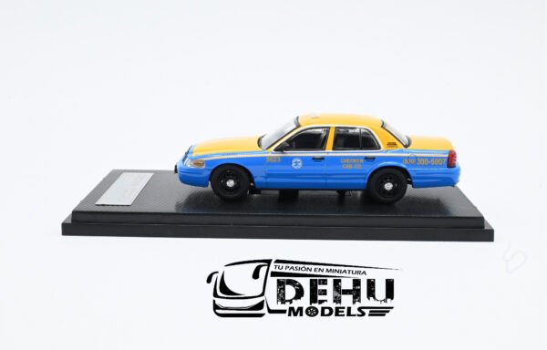 Auto a Escala 1/64 Ford Crown Victoria Checker Cab CO. Los Angeles Amarillo - Azul, FOCRVICHECALAROLL Rollin - Imagen 8