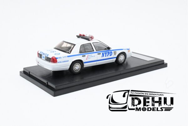 Auto a Escala 1/64 Ford Crown Victoria New York Police Department Patrol Supervisor Blanco - Azul, FOCRVINYPDPSROLL Rollin - Imagen 6