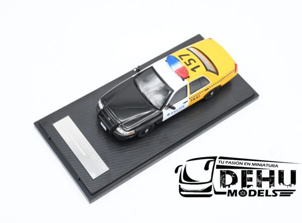 Auto a Escala 1/64 Ford Police Interceptor Santa Monica Police Department "Choose Your Ride" Negro - Blanco - Amarillo, FOPOINSMCHYRROLL Rollin - Imagen 9