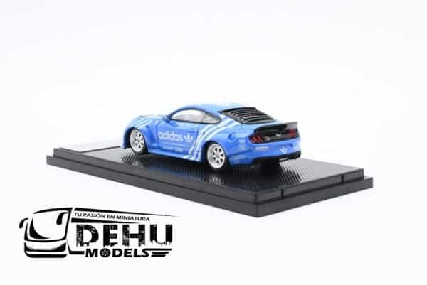 Auto a Escala 1/64 Mustang Clinched Widebody ADIDAS Celeste - Blanco, MUCLIWIADILB64 Liberty64 - Imagen 6