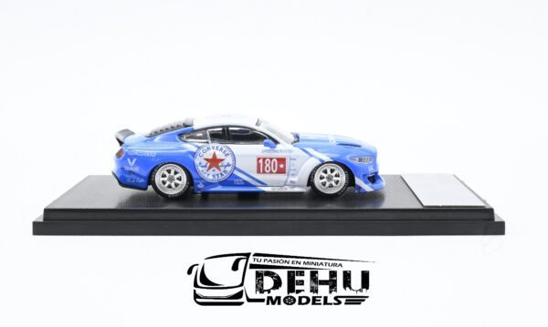 Auto a Escala 1/64 Mustang Clinched Widebody Converse Azul - Blanco - Rojo, MUCLIWICONLB64 Liberty64 - Imagen 4