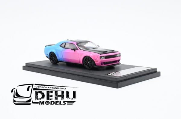 Auto a Escala 1/64 Dodge Challenger SRT Hellcat Rosa - Morado - Azul - Negro, STHDCRMAN Stance Hunters - Imagen 3