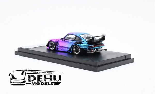 Auto a Escala 1/64 Porsche 993 RWB Rauh-Welt Begriff Chrome Purple Cromo Rosa - Azul - Morado, STWCRR24 Street Warrior - Imagen 6