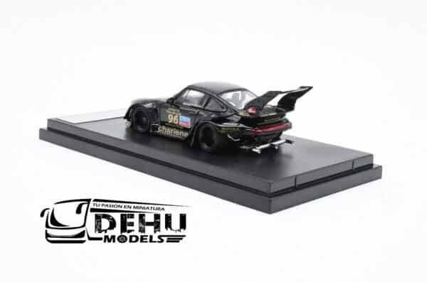 Auto a Escala 1/64 Porsche 993 RWB Rauh-Welt Begriff Chariene 96 Negro - Oro, STWP993RWBNEO Street Warrior - Imagen 6