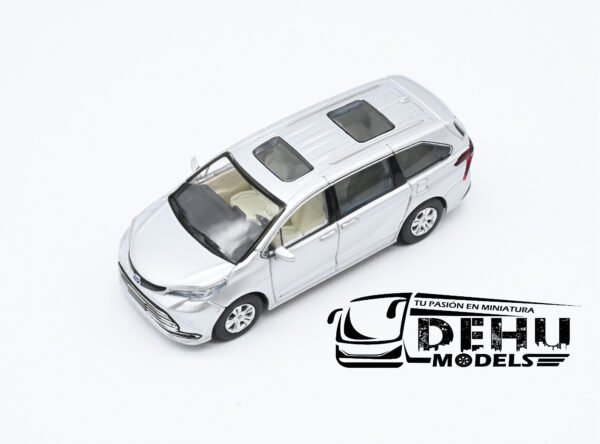 Camioneta a Escala 1/64 Toyota Sienna Gris, TYT1802 Massdi - Imagen 9