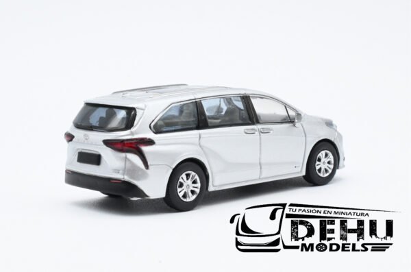 Camioneta a Escala 1/64 Toyota Sienna Gris, TYT1802 Massdi - Imagen 5
