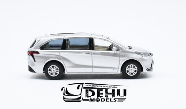 Camioneta a Escala 1/64 Toyota Sienna Gris, TYT1802 Massdi - Imagen 4