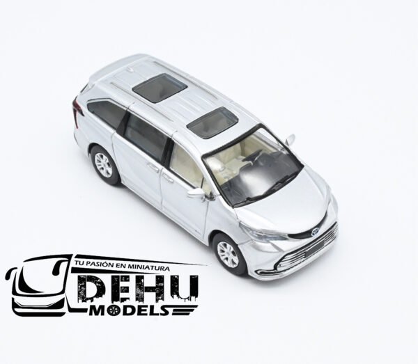 Camioneta a Escala 1/64 Toyota Sienna Gris, TYT1802 Massdi - Imagen 2