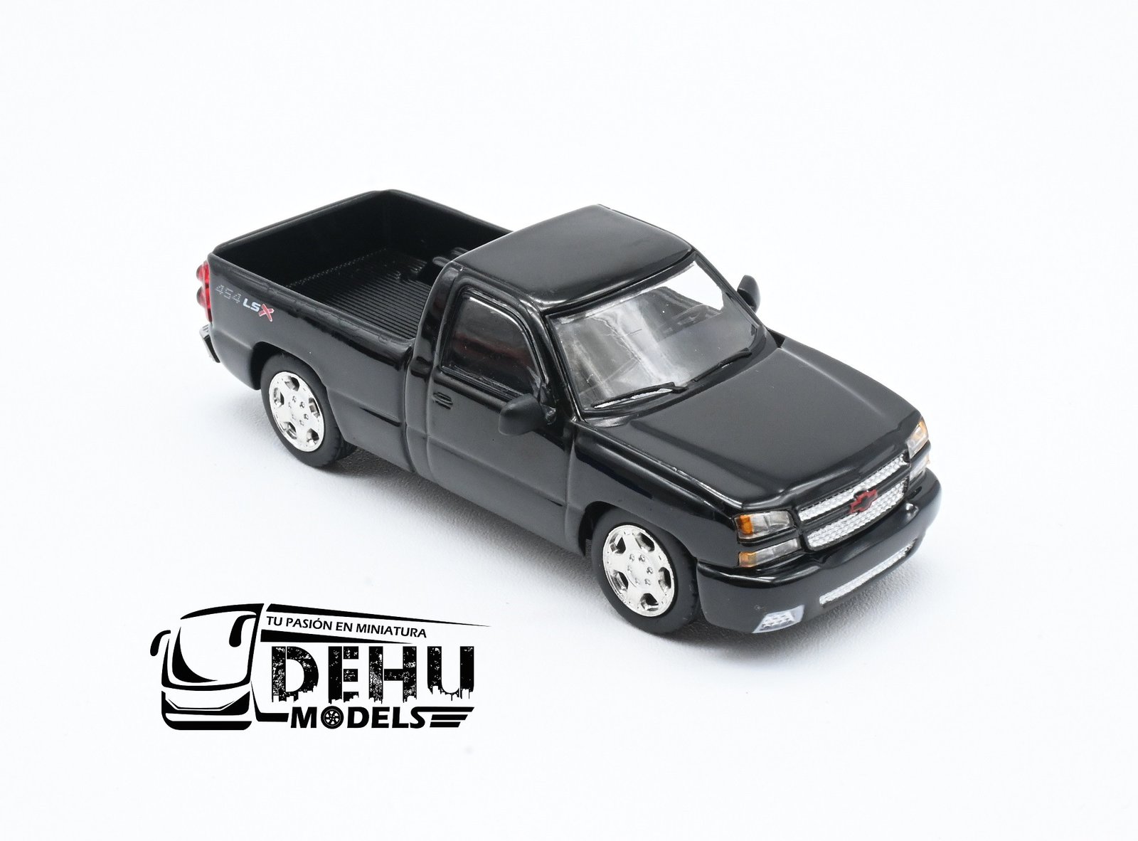 Camioneta a Escala 1/64 Chevrolet Silverado Pick-Up 2006 Cabina Sencilla Negro, PB-55381 PARA64 - Imagen 2