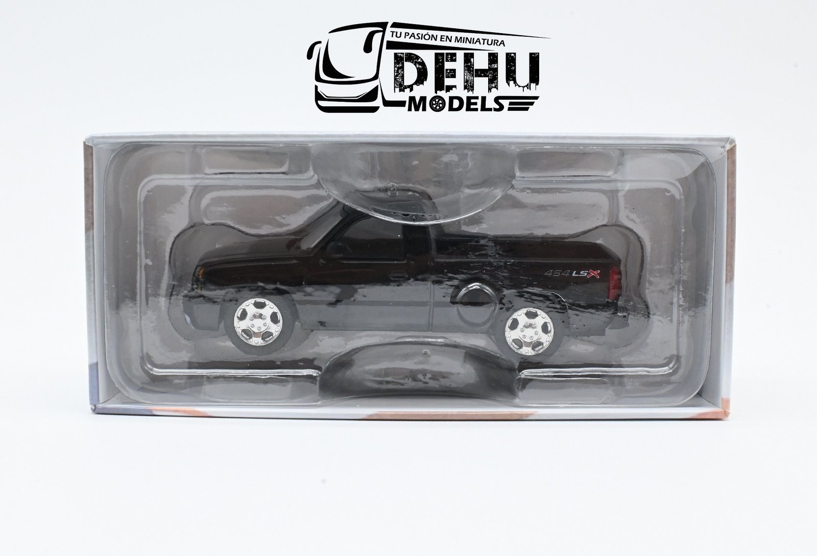 Camioneta a Escala 1/64 Chevrolet Silverado Pick-Up 2006 Cabina Sencilla Negro, PB-55381 PARA64 - Imagen 12