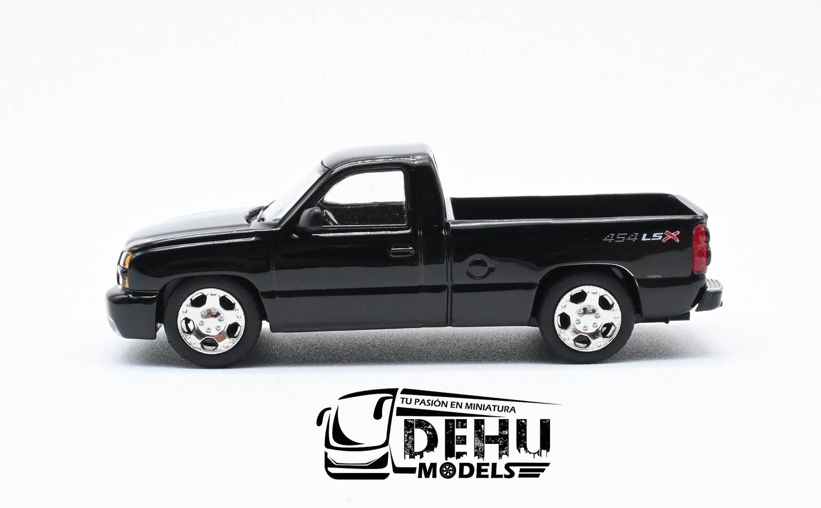 Camioneta a Escala 1/64 Chevrolet Silverado Pick-Up 2006 Cabina Sencilla Negro, PB-55381 PARA64 - Imagen 7