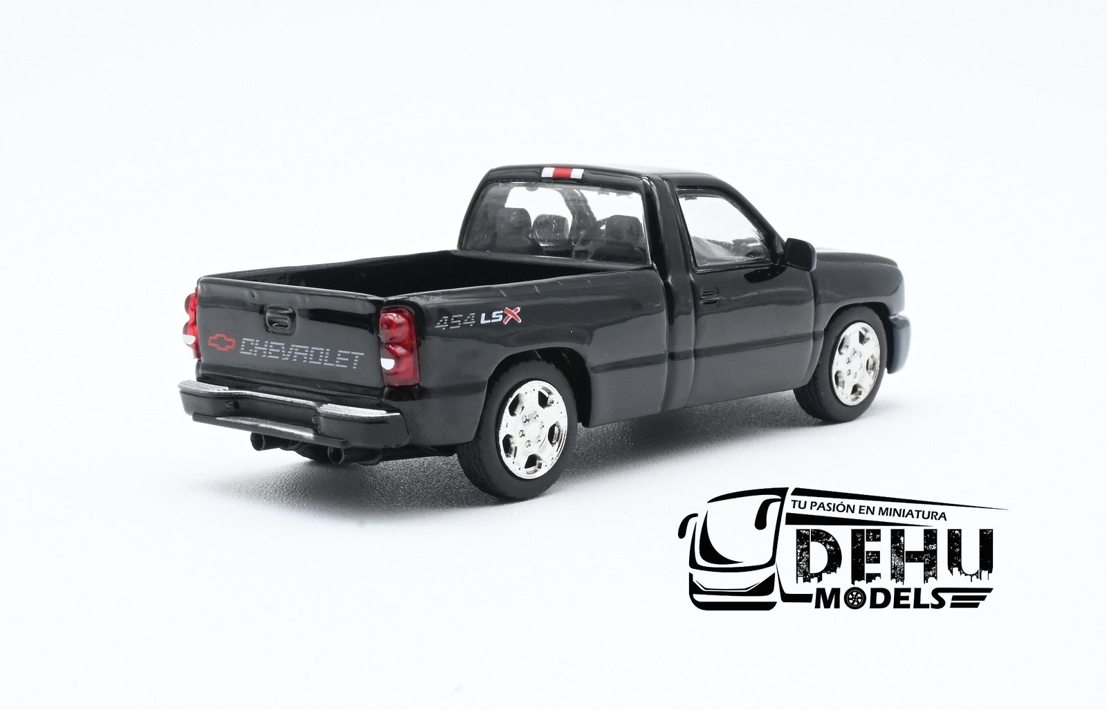 Camioneta a Escala 1/64 Chevrolet Silverado Pick-Up 2006 Cabina Sencilla Negro, PB-55381 PARA64 - Imagen 5