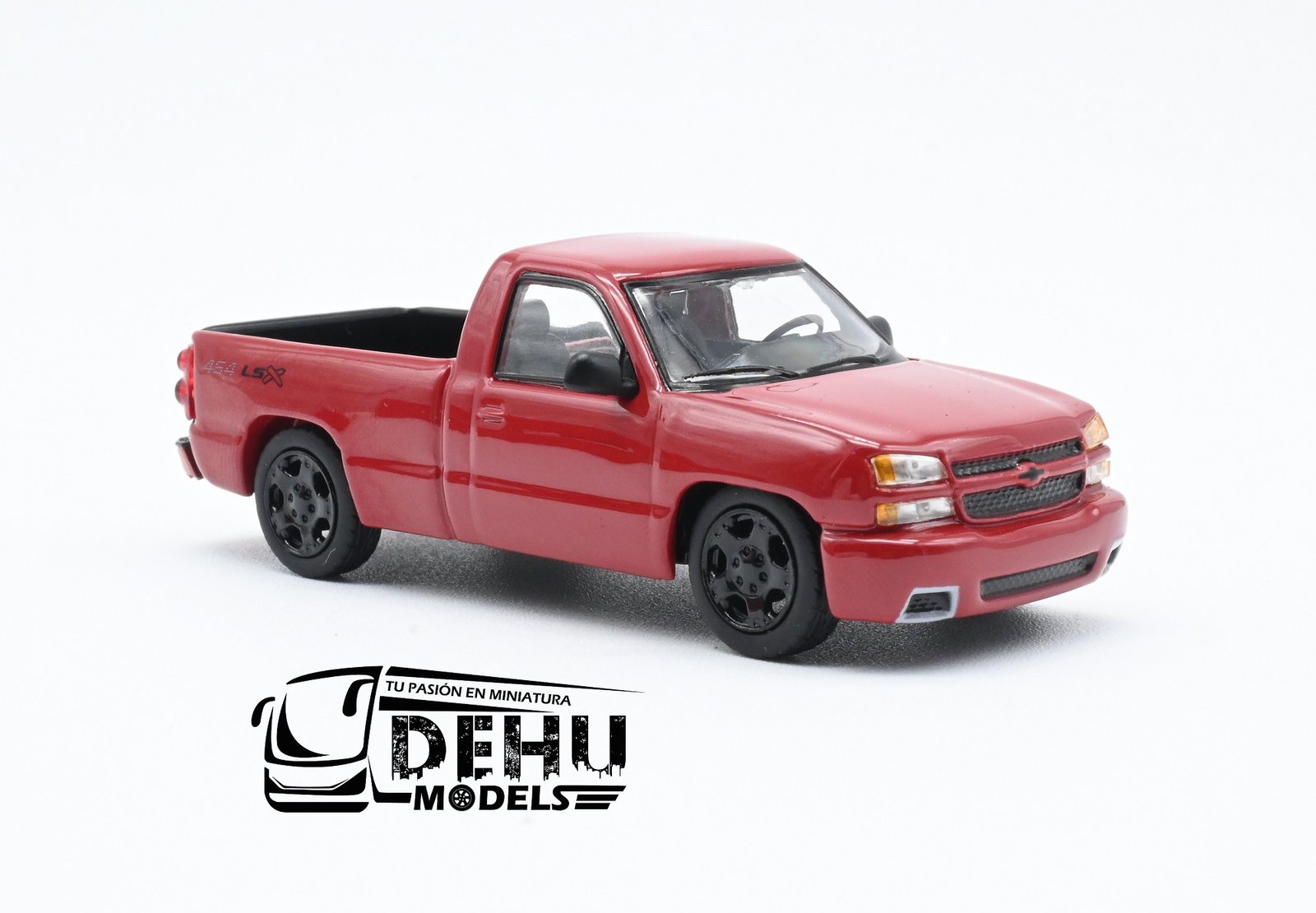 Camioneta a Escala 1/64 Chevrolet Silverado Pick-Up 2006 Cabina Sencilla Rojo, PB-55382 PARA64 - Imagen 3
