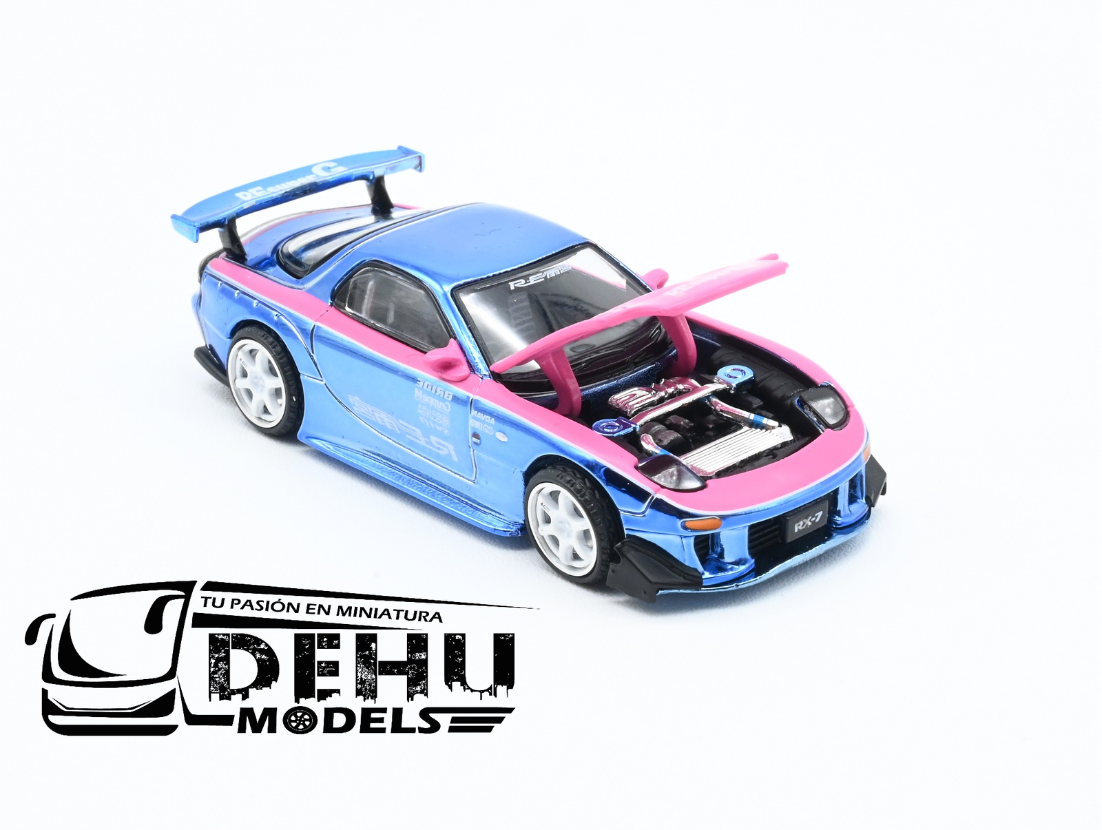 Auto a Escala 1/64 Mazda RX7 RE Amemiya Widebody HEC 2025 Rosa Cromo-Azul Cromo, S24-HEC2025 Pop Race - Imagen 6