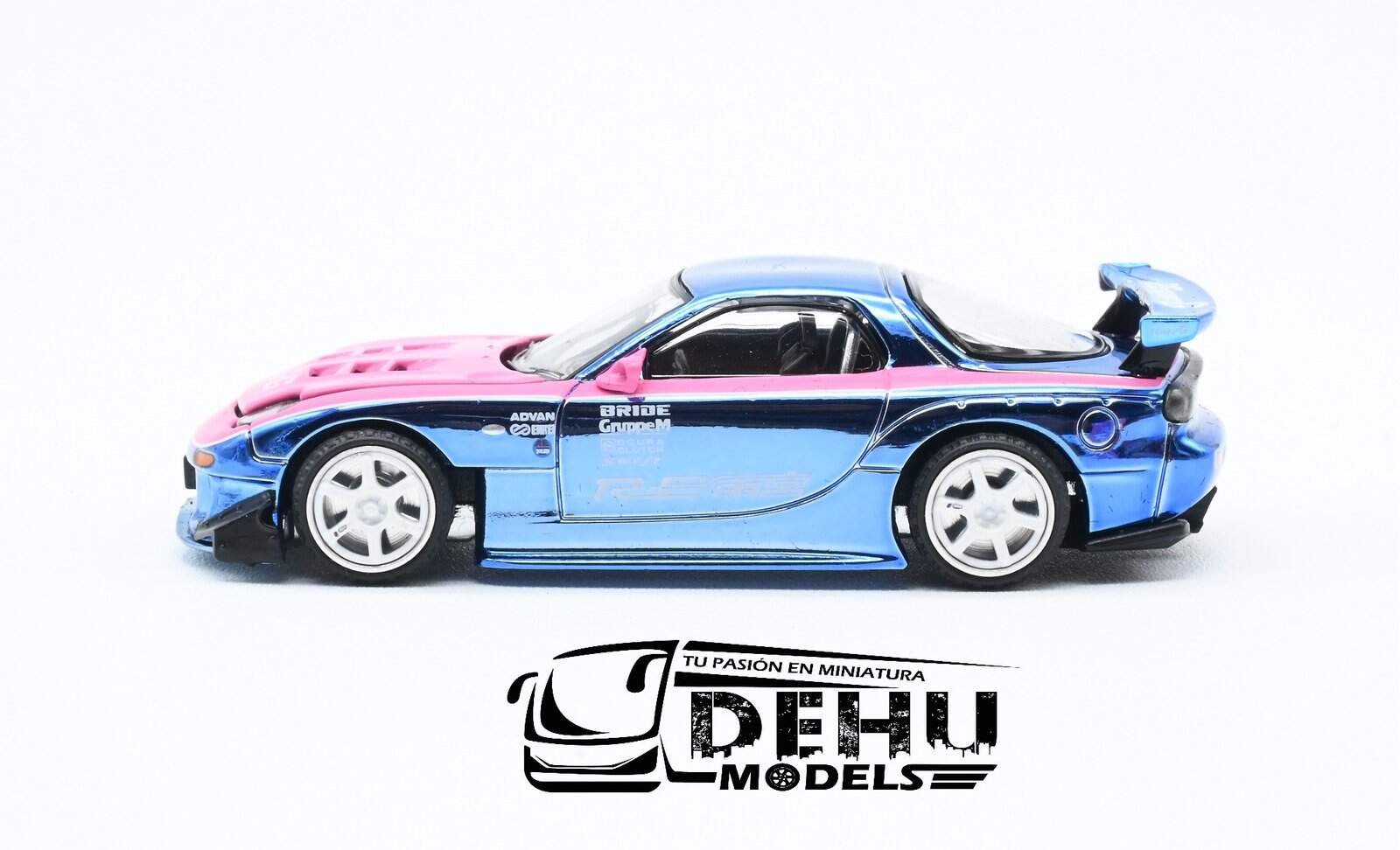 Auto a Escala 1/64 Mazda RX7 RE Amemiya Widebody HEC 2025 Rosa Cromo-Azul Cromo, S24-HEC2025 Pop Race - Imagen 9
