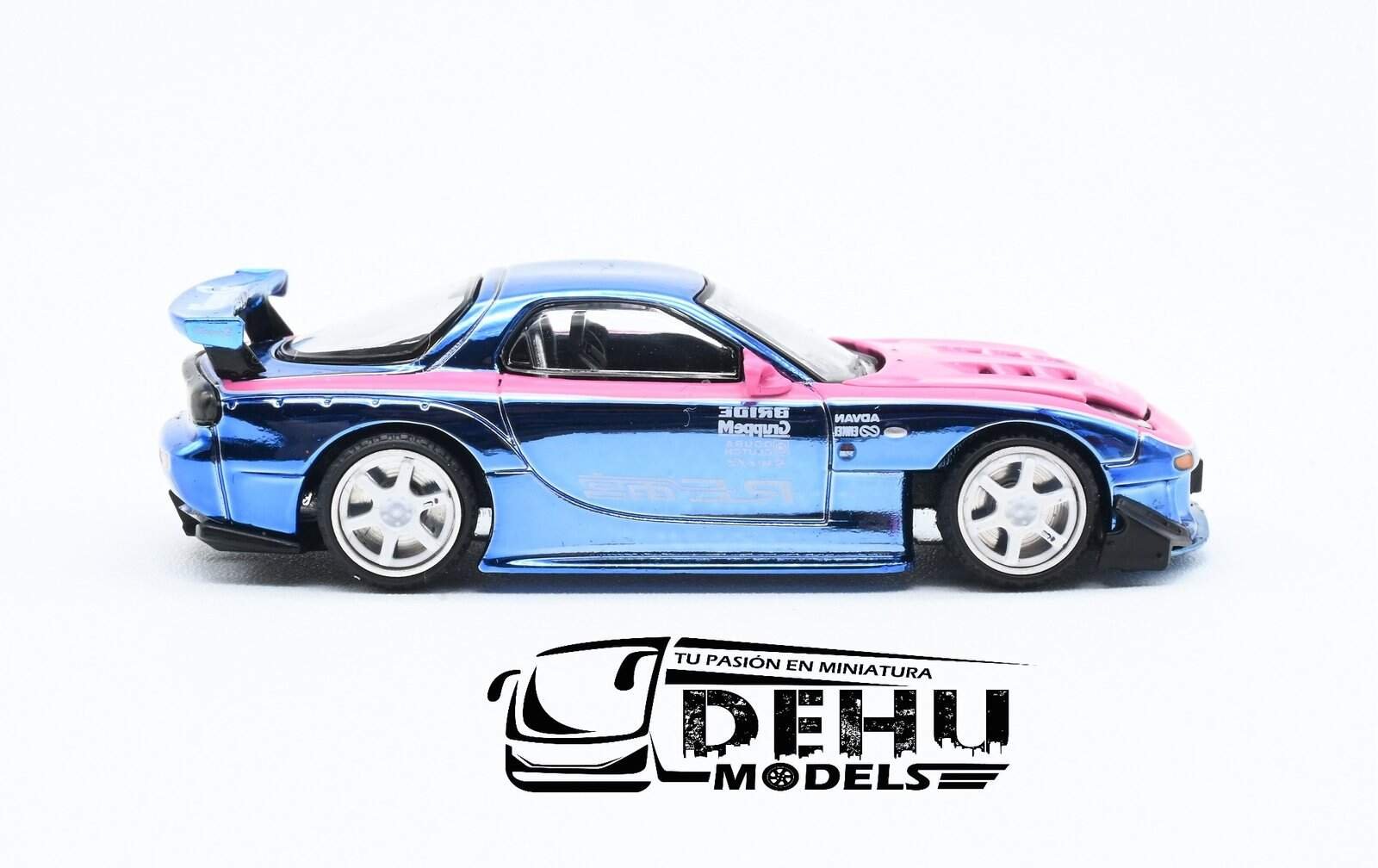 Auto a Escala 1/64 Mazda RX7 RE Amemiya Widebody HEC 2025 Rosa Cromo-Azul Cromo, S24-HEC2025 Pop Race - Imagen 4