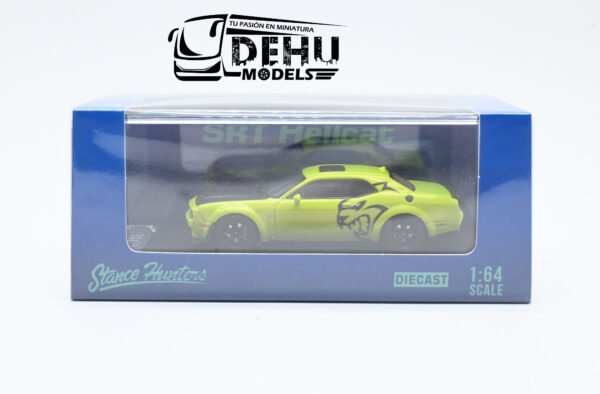 Auto a Escala 1/64 Dodge Challenger SRT Hellcat Verde - Negro, STHDCVENE Stance Hunters - Imagen 12