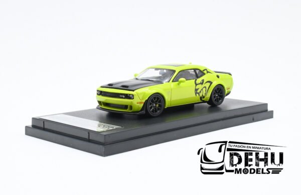 Auto a Escala 1/64 Dodge Challenger SRT Hellcat Verde - Negro, STHDCVENE Stance Hunters