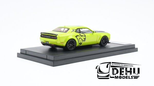 Auto a Escala 1/64 Dodge Challenger SRT Hellcat Verde - Negro, STHDCVENE Stance Hunters - Imagen 5